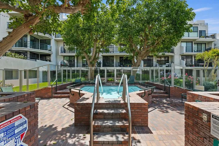 07-Sea Colony Hot Tub 1