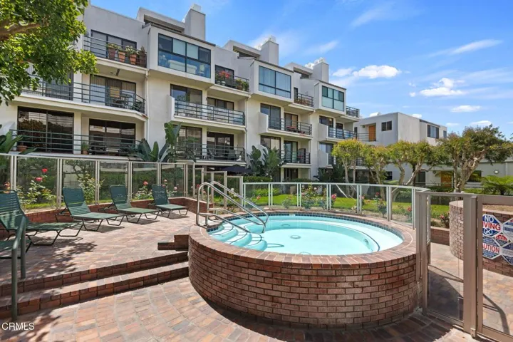 08-Sea Colony Hot Tub 2