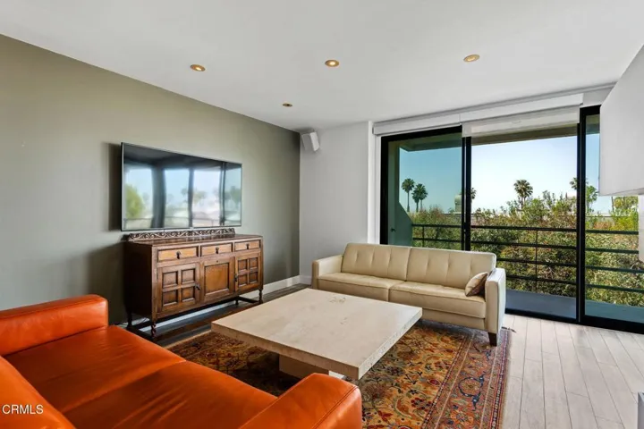 10-Living Area