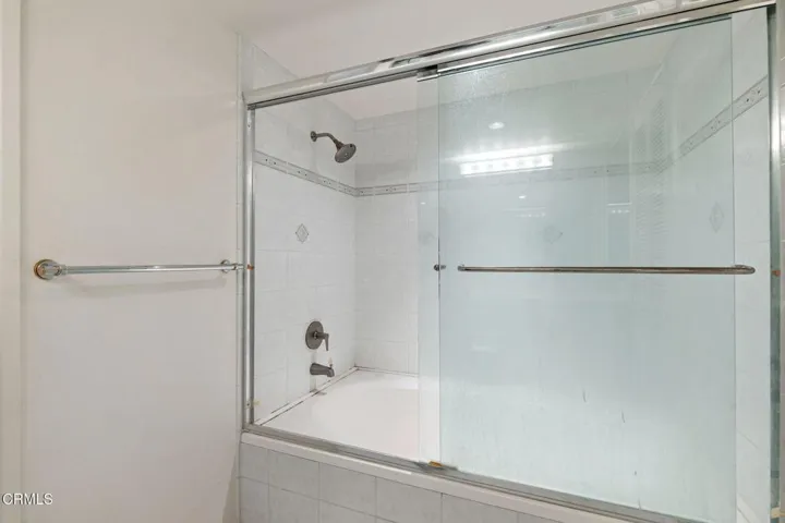 23-Bathroom