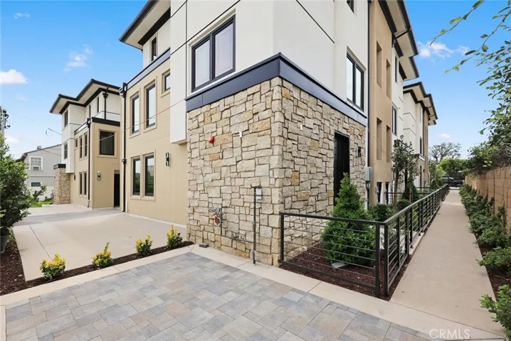 826 Sunset B, Arcadia, California 91007