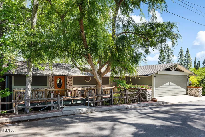 1265 Club House Dr 001-mls