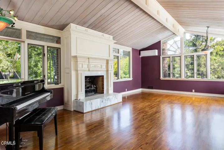 1265 Club House Dr 004-mls