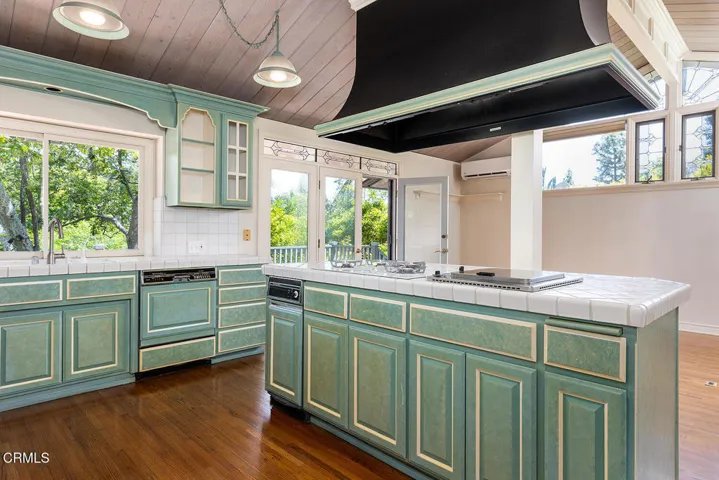 1265 Club House Dr 009-mls