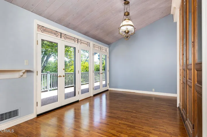 1265 Club House Dr 006-mls