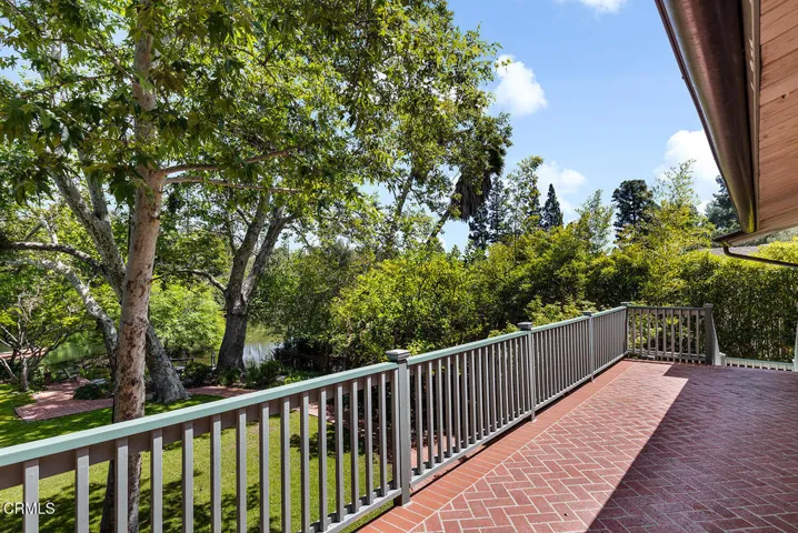 1265 Club House Dr 021-mls