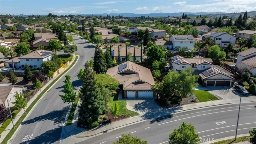 322 Montebello Oaks, Paso Robles, California 93446
