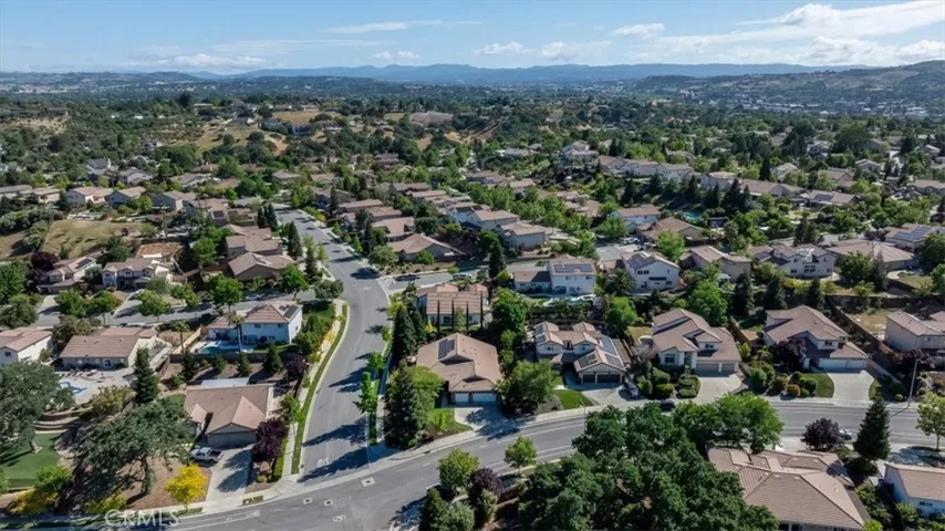 322 Montebello Oaks, Paso Robles, California 93446