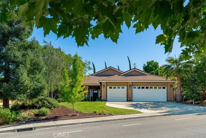 322 Montebello Oaks, Paso Robles, California 93446