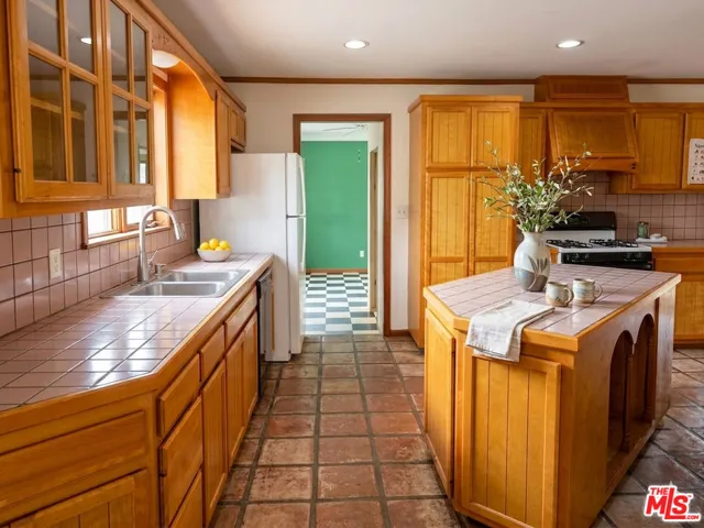 13626 Shablow Avenue, Sylmar, California 91342 — photo 5