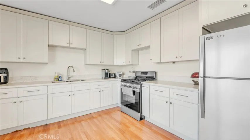 residential unit kitchen