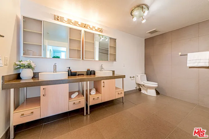 1234 Wilshire Boulevard 321, Los Angeles, California 90017