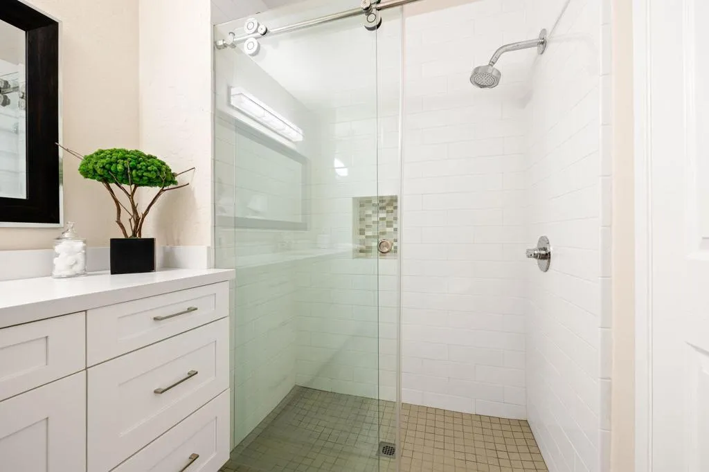 Shower with no step entry