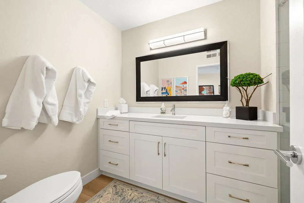 2nd Bathroom