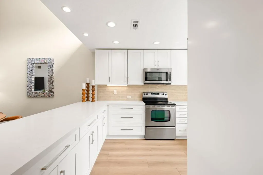 Kitchen Entry with Peninsula