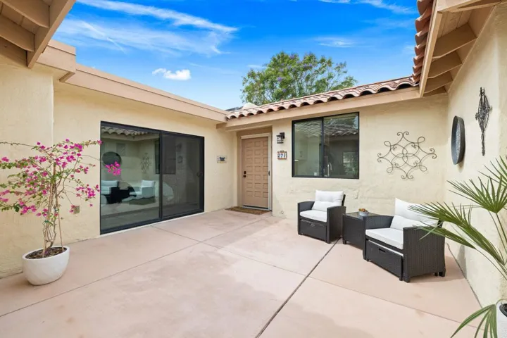 Private Courtyard