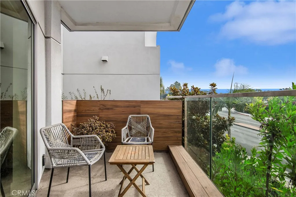 Balcony off living rm