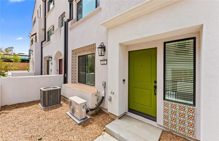102 Sorrel Court, Burbank, California 91506
