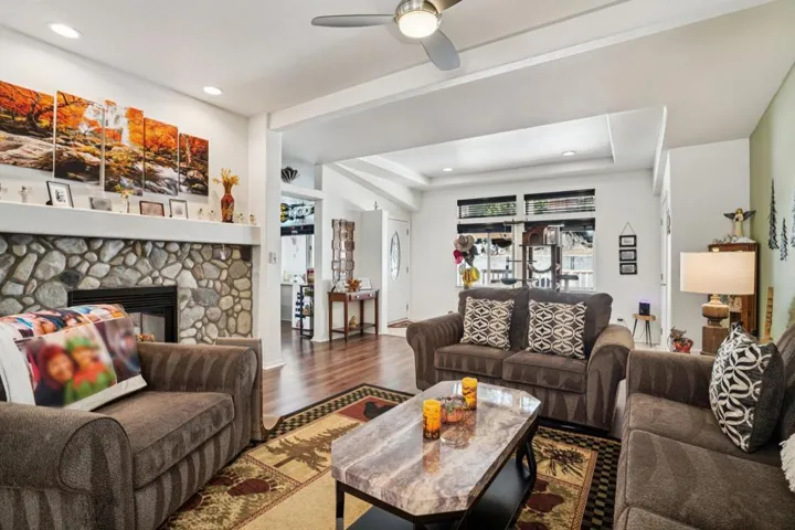8-web-or-mls-Rim Rock Rd-S0910-011
