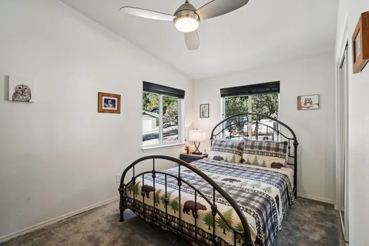 33-web-or-mls-Rim Rock Rd-S0910-037