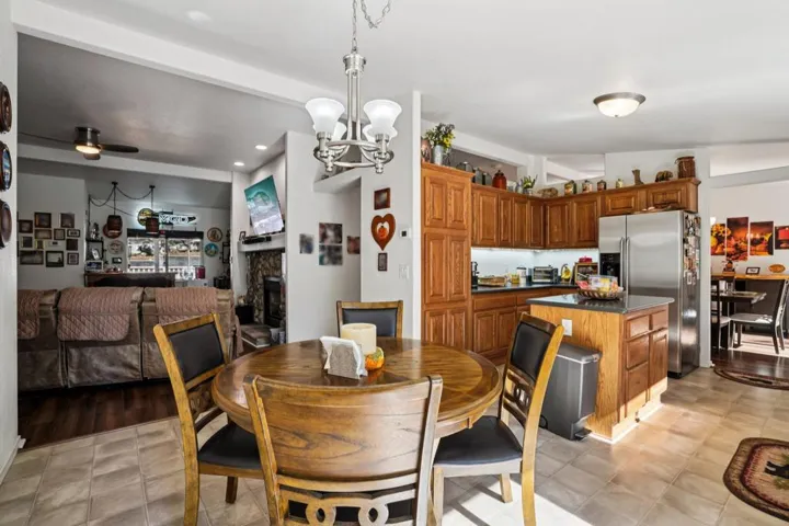 14-web-or-mls-Rim Rock Rd-S0910-017