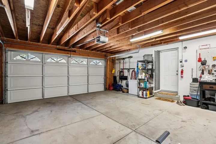 44-web-or-mls-Rim Rock Rd-S0910-046