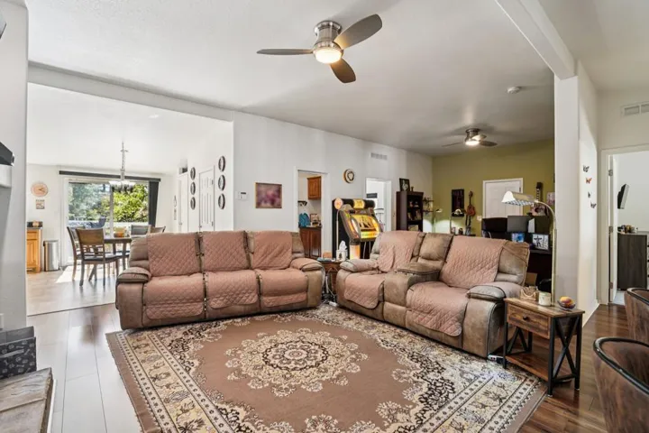 9-web-or-mls-Rim Rock Rd-S0910-012