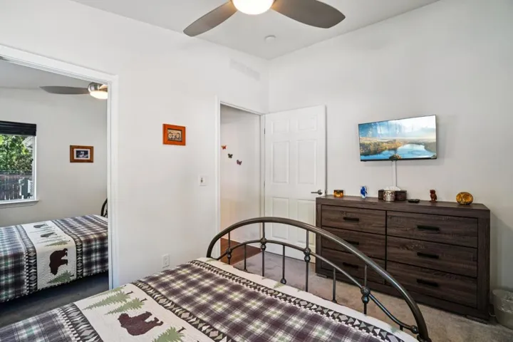 34-web-or-mls-Rim Rock Rd-S0910-038
