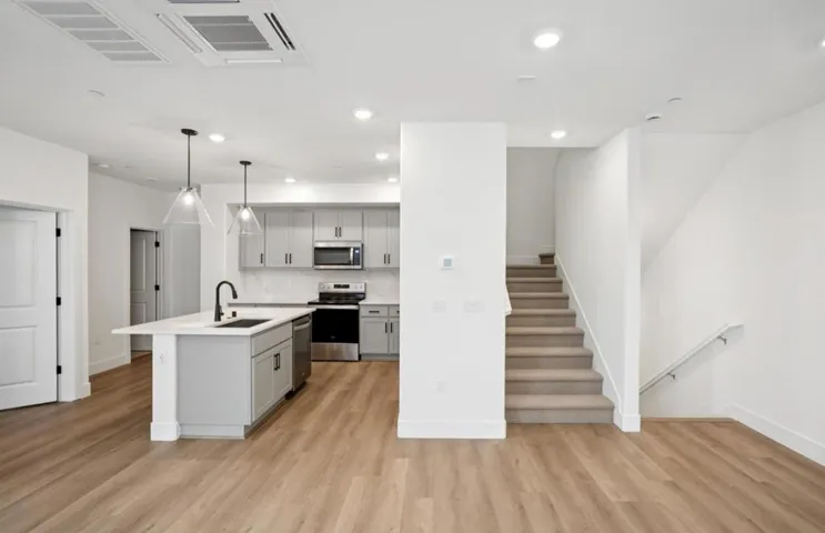 671 Lindendale Court 168-18 Plan 5, San Jose, California 95117