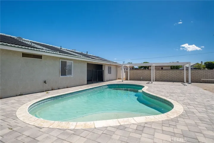 6748 Coriander, Oak Hills, California 92344