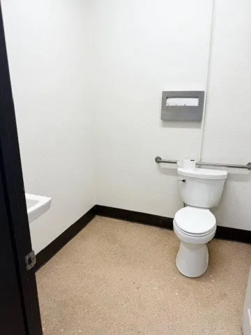 Restroom Ste M