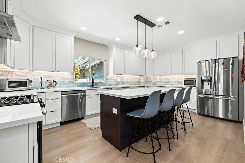 1347 Atlantic, Long Beach, California 90813 — photo 4