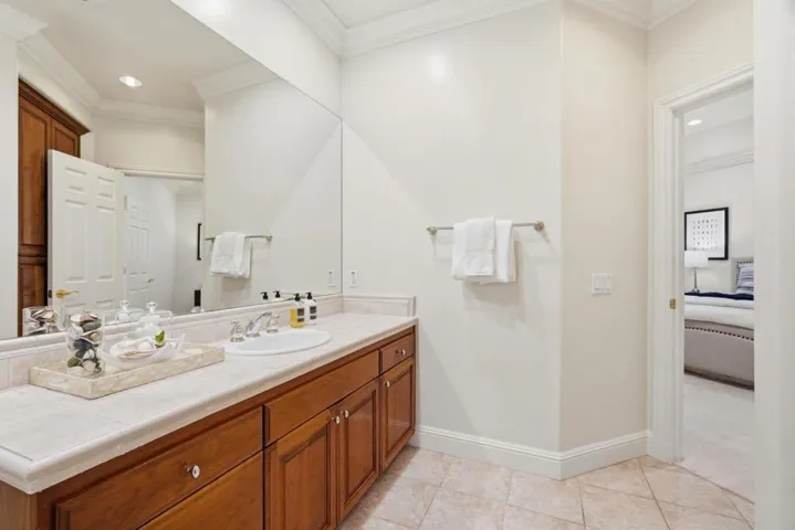 899 Vista Del Roble Place, San Jose, California 95120