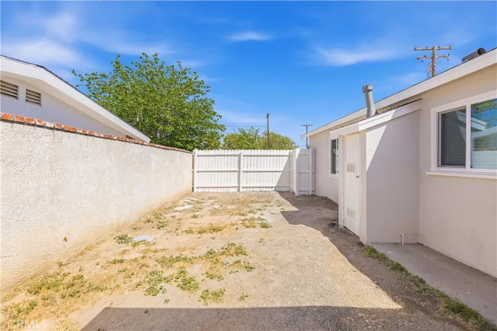 1807 W Avenue K8, Lancaster, California 93534
