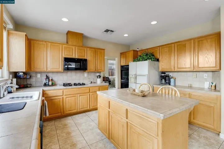523 Whitehall Ct, Oakley, California 94561