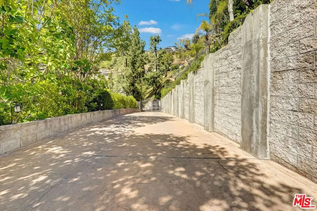 1248 E Tujunga Avenue, Burbank, California 91501 — photo 5