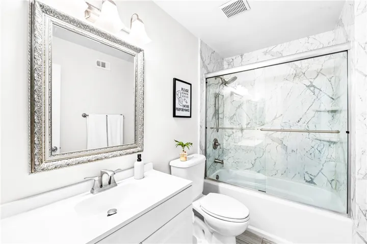 Full bath upper level.