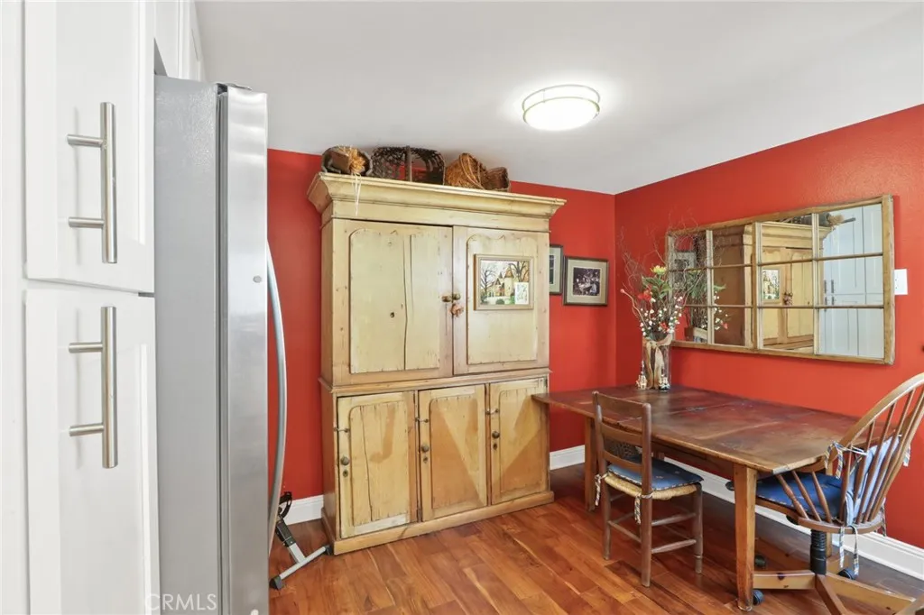 Eat in kitchen area
