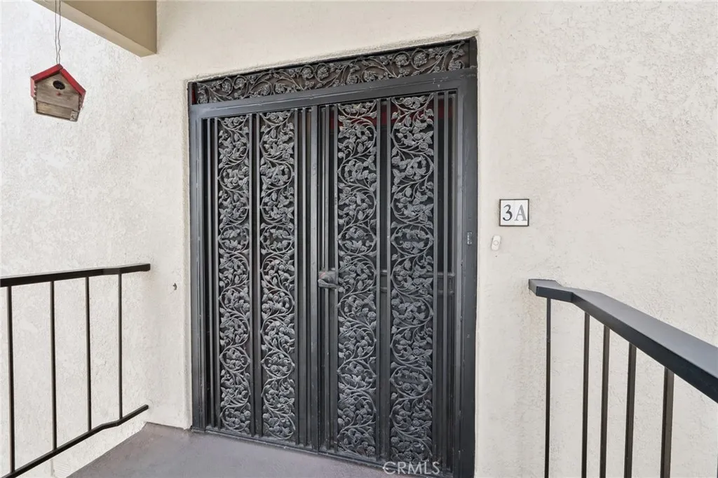 Double door entry screens