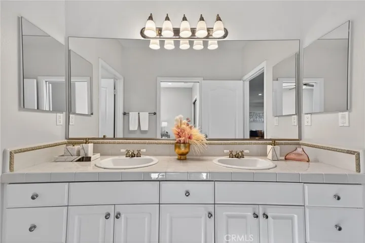 20800 Campania, Porter Ranch, California 91326