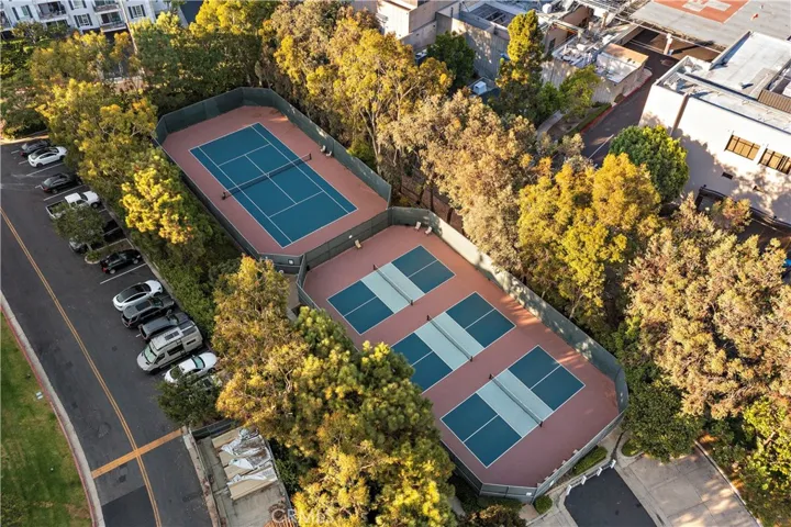 Tennis & Pickleball Courts