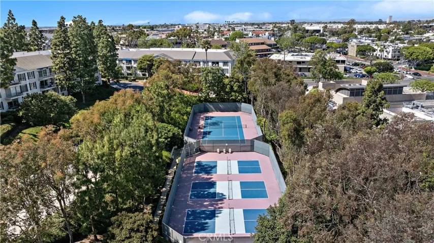 Tennis & Pickleball Courts