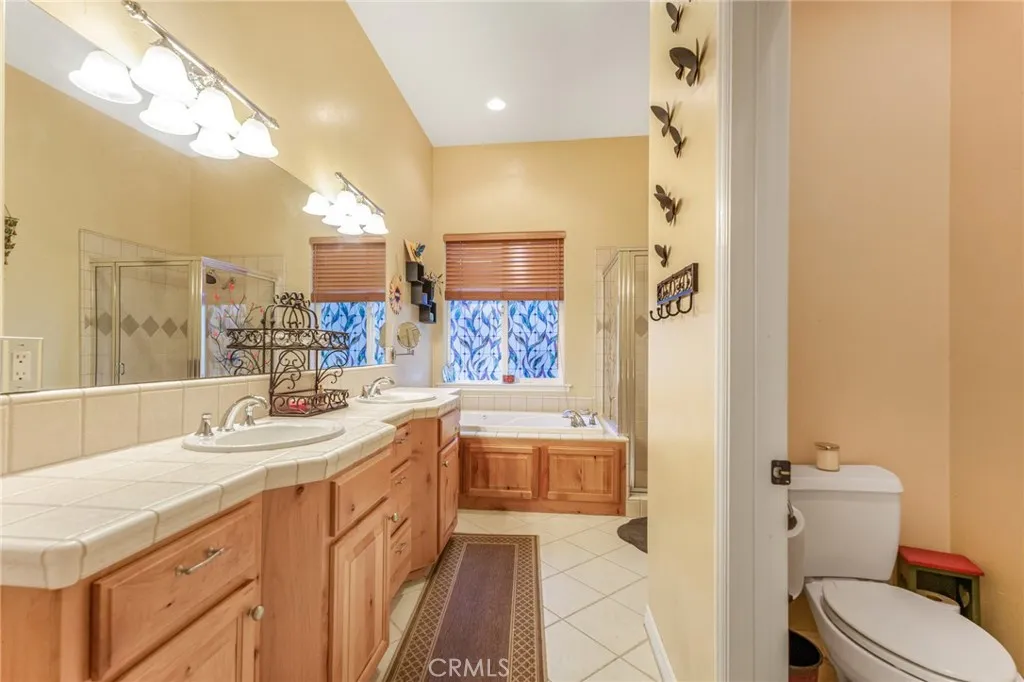 Primary suite full bathroom.