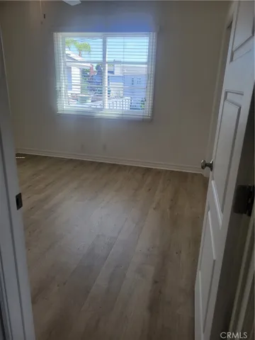 *floor color might look different due to lighting differences