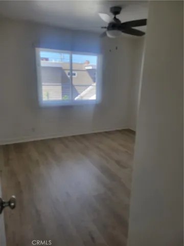 *floor color might look different due to lighting differences