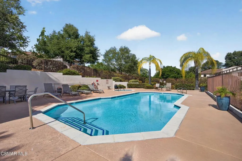 42-web-or-mls-Upmarket Media-1120Pan001