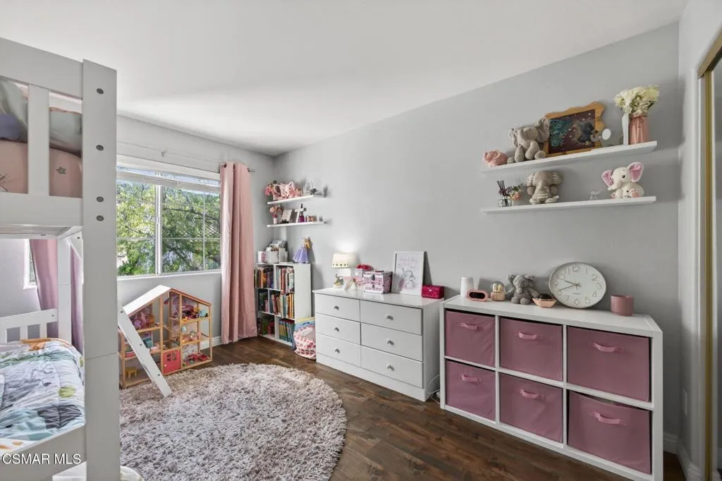 22-web-or-mls-Upmarket Media-1120Pan073
