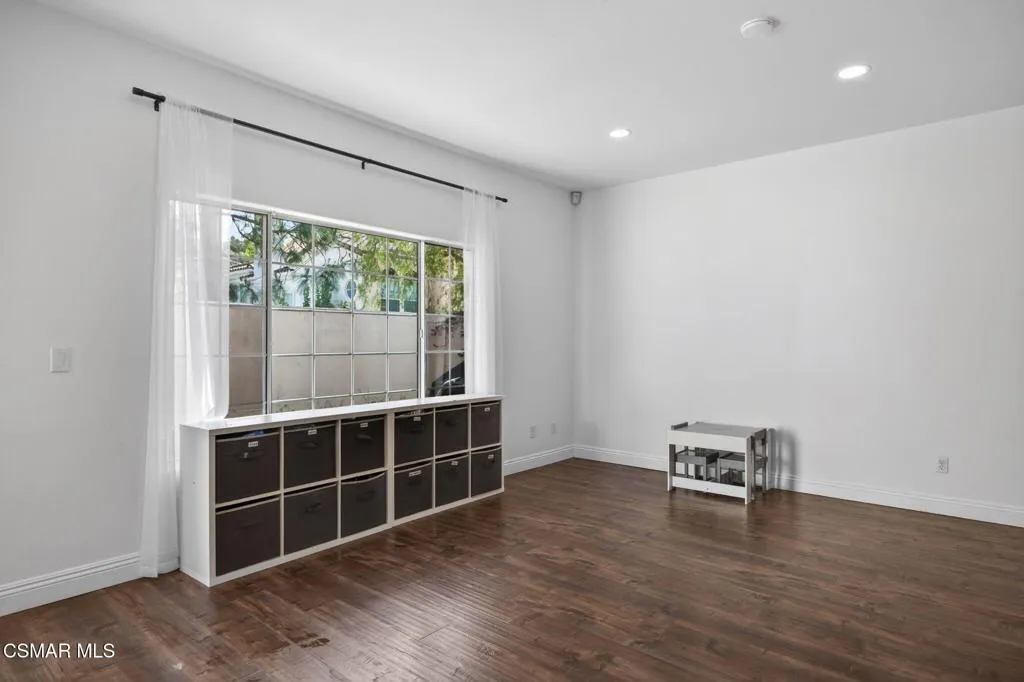 13-web-or-mls-Upmarket Media-1120Pan046