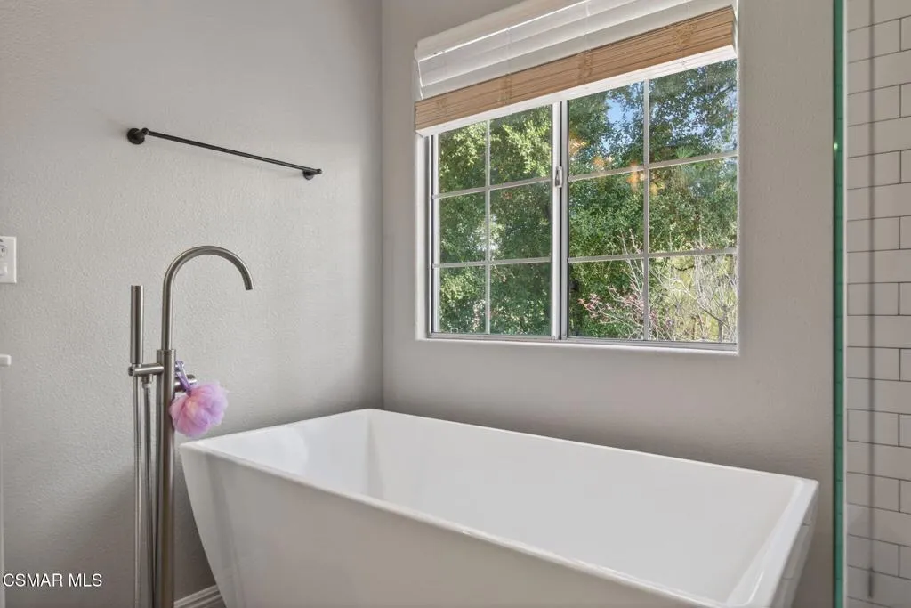34-web-or-mls-Upmarket Media-1120Pan109
