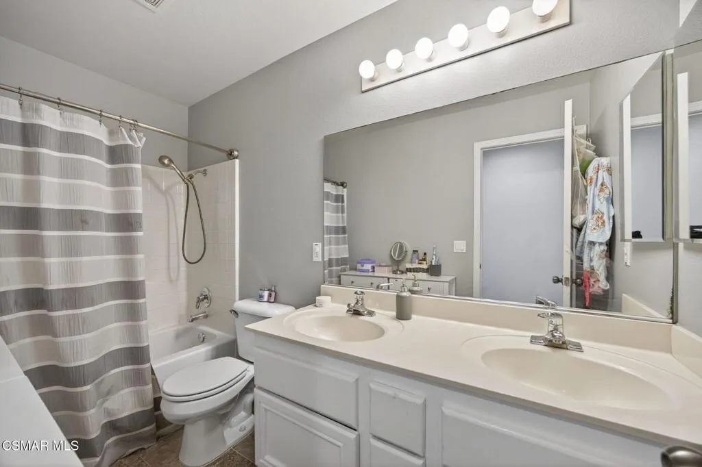 24-web-or-mls-Upmarket Media-1120Pan079